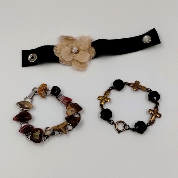 Set of 3 bracelet/cuffs suede flower, stones, and crossed with beads - Picture 1 of 6